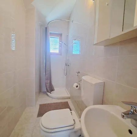 And Saric Appartement Jadrija