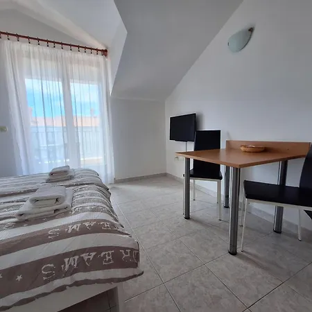 And Saric Apartamento Jadrija