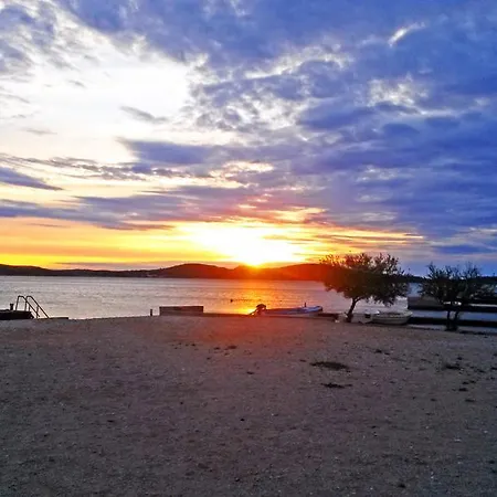 Apartamento And Saric