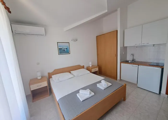 And Saric Apartman *